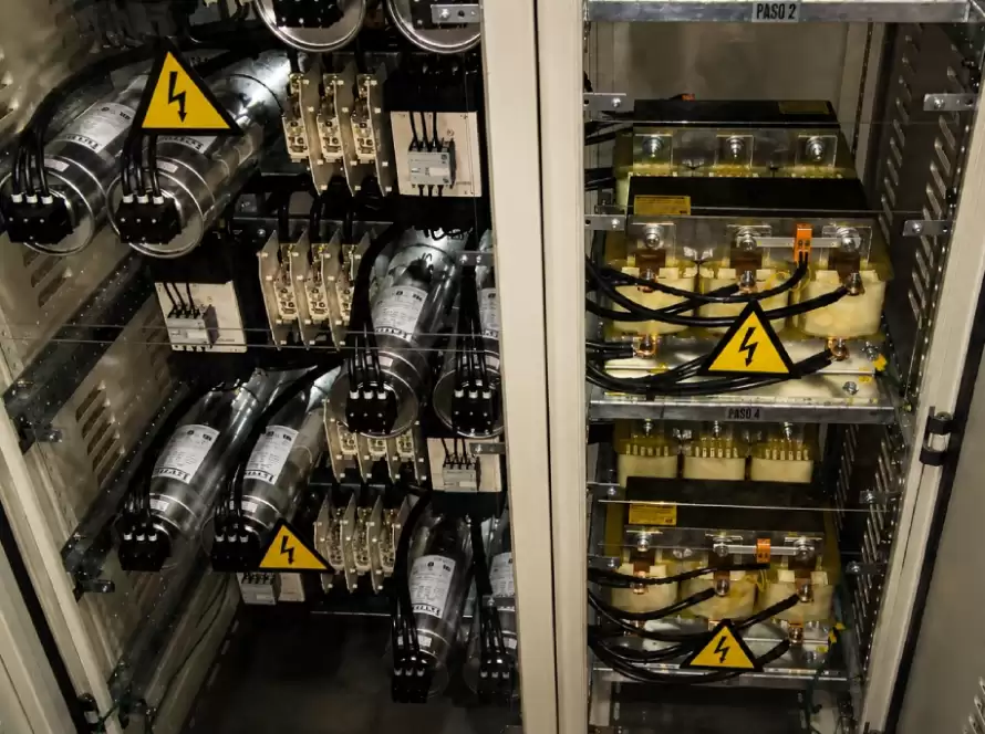 Montaje integral de línea de paletizado para operación industrial